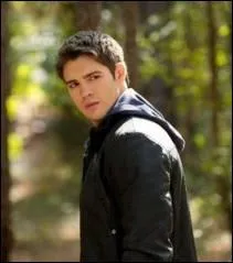 Comment s'appelait l'hybride que Jeremy Gilbert a dcapit ?