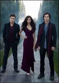 Dans la saison 3, combien de temps Damon et Elena ont-ils cherch Stefan (avant le premier pisode) ?