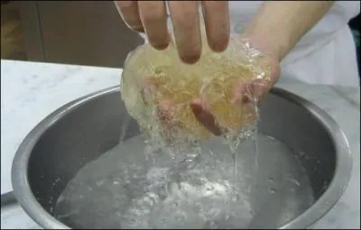 Un peu collante sur les bords, c'est la mre d'Oblix !