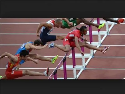 Dans les preuves de 100m haies, 110m haies et 400m haies, combien d'obstacles les athltes doivent-ils franchir ?