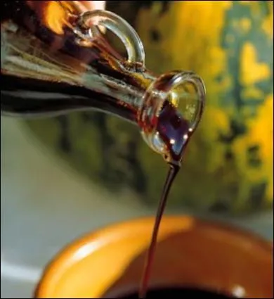 Produit ds 1735 pour ses nombreuses vertus (antiradicalaire, vitamime E, strols, etc. ), c'est l'un des trsors de la gastronomie styrienne : nulle salade ne saurait s'en dispenser ! Mais qu'est-ce au juste ?