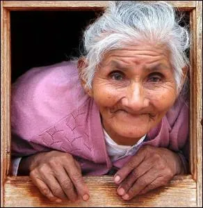 Ma tante Sarah est une ... . Elle aimerait tout connatre, y compris les secrets d'alcve.