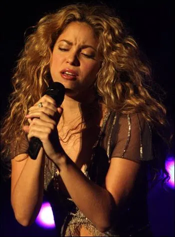 La chanteuse Shakira a cr une association pour aider les ... de son pays, la Colombie.
