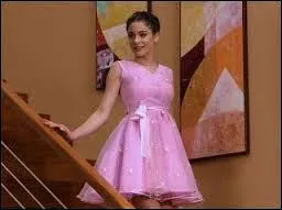 A qui appartenait la robe que porte Violetta ?