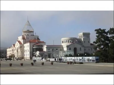 La République du Haut-Karabakh enclavée en Azerbaïdjan a pour capitale :