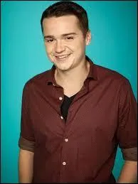 Qui joue Carter, l'ami de Sam ?