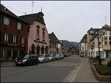 Nous traversons la commune Haut-Rhinoise de Soultzmatt. Nous sommes en rgion ...