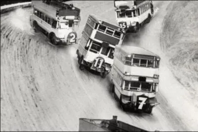 Cette photo date de 1933, et aussi incroyable que cela paraisse, c'est la photo de... ?