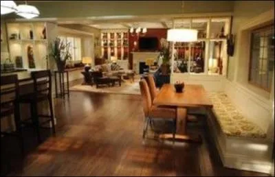 Aprs l'accouchement de Brennan, elle dmnage avec sa famille dans...