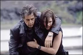 Un tmoin manipule un policier persuad d'avoir tu par erreur son partenaire. Connaissez-vous ce film ((2002) de Christopher Nolan ?