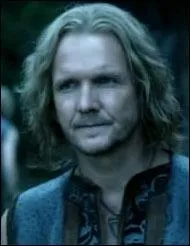 Son pre, Mikael, est...