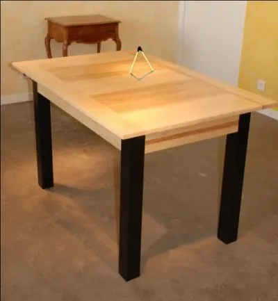  Le soir tombait [... ] Il faisait bon ; l'air tait satur des odeurs poivre et sel des barbouziers nains et des romsteckiers orbitulaires et l'on entendait, sous I'ormeau, ...   (Compltez la phrase qui rime avec le dernier mot et, accessoirement, trouvez-en l'auteur).