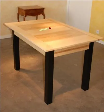Casse-tête suédois > Vous n'avez que deux allumettes posées sur une table et vous allez me faire non pas un mais deux triangles... (Faut avoir l'esprit  aware , comme dirait CQFD ou JCVD ! )