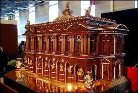 Dans une histoire raconte par les grands-parents de Charlie, qu'a fabriqu le grand chocolatier ?