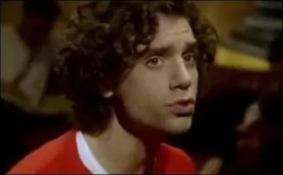 Une maison de disques lui demande de chanter  la manire de Robbie Williams ou Craig David, il refuse et crit une chanson contre cette socit. Il dclarera :  Vous voulez que je sois Craig David, je vais tre ... au lieu de a et on verra toujours si vous voulez me faire un contrat. 