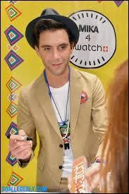 Il grandit en coutant :