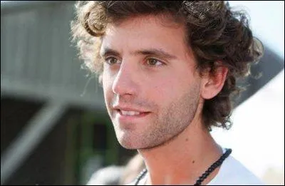  quelle cole Mika a-t-il t victime de harclement scolaire ?