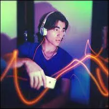 Le grand frre de Charlie faisait du :