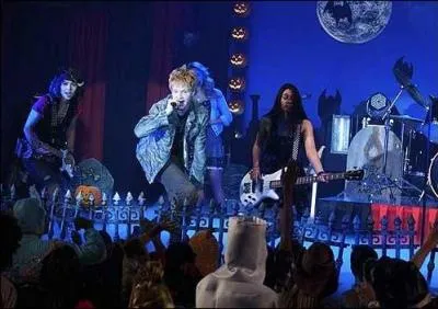 Quelle chanson le groupe chante-t-il le jour d'Halloween ?