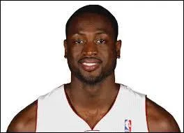 Qui est ce joueur de basketball ?