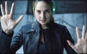 Tris est le personnage principal, quel est son vrai prnom ?