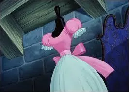 Quelle jolie robe,  double point de vue ! Qui est destine  la porter en soire ?