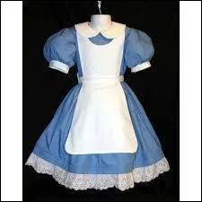 Encore une trs simple et trs belle robe bleu ciel orne de blanc, assez proche de celle de la question 5, serait-ce donc une robe destine  la mme personne... Pour qui est-elle ?