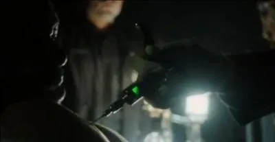 Quel est le produit dans la seringue ?