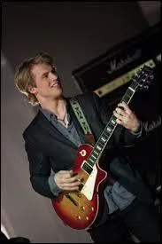 Katie a 17 ans, mais a un risque d'aller dans une famille d'accueil pourquoi ?