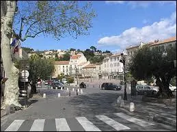 Nous partons en rgion P. A. C. A. visiter la ville d'Ollioules. Nous serons dans le dpartement ...