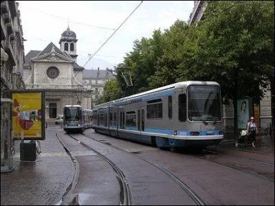 En quelle anne a t inaugure la ligne C ?