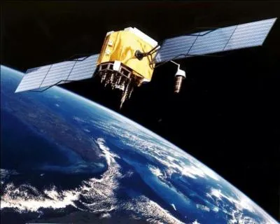 Quelle est la diffrence entre un satellite naturel et un satellite artificiel ?