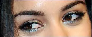  qui appartiennent ces yeux ?