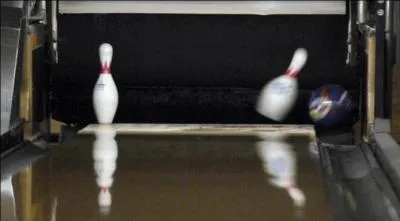 Dans beaucoup de bowling, le comptage des points est automatique et certains textes, certaines animations apparaissent. Que veut dire le mot  split  lorsqu'il apparat ?