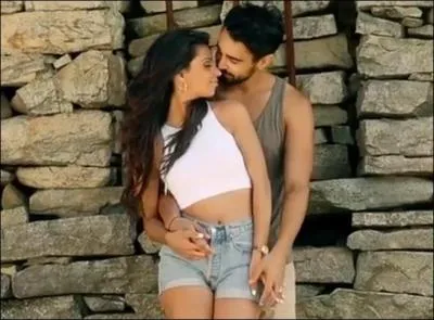 Avec qui est-elle en couple ?