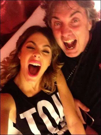 Dans la saison 2, qui a fait son apparition au milieu de celle-ci ?