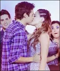 Qui fait finalement battre le coeur de Violetta  la fin de la saison 2 (Indice : regardez la photo) ?