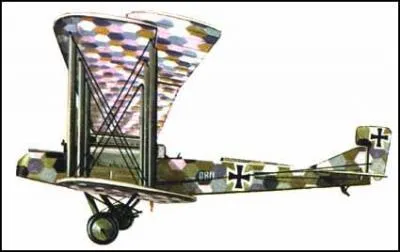 En 1918, Paris est la cible de 77 attaques menées par les Gotha, ancêtres des bombardiers, qui feront 237 morts et plus de 500 blessés dans la capitale. Chaque avion transportait...