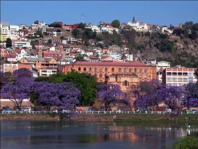 Antananarivo, c'est la capitale de ?