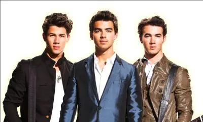 Avec qui l'a-t-elle prsent ?