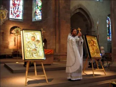 Qui a crit la grande fresque symphonique  La grande Pque russe  ?