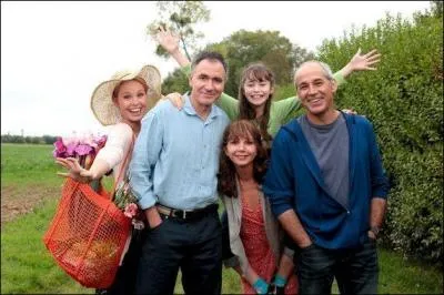 Sur cette photo reviennent les deux familles ?