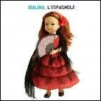 Quel est le nom de l'Espagnole, passionne de chant et de guitare, colocataire de Naima ?