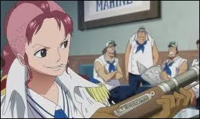 Qui est cette femme qui t dans la marine ?