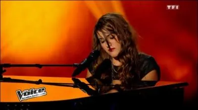 Quelle chanson a-t-elle chante aux auditions  l'aveugle ?