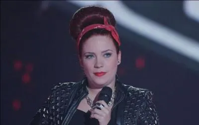 Quelle chanson a-t-elle chante aux auditions  l'aveugle ?