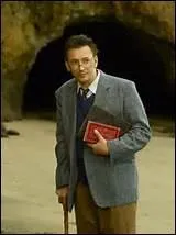 Comment s'appelle le prof d'histoire ?