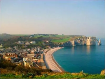 Qui mit Etretat  la mode ?