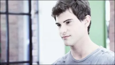 Comment s'appelle-t-il ?