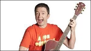 Qui travaille  la mairie ?